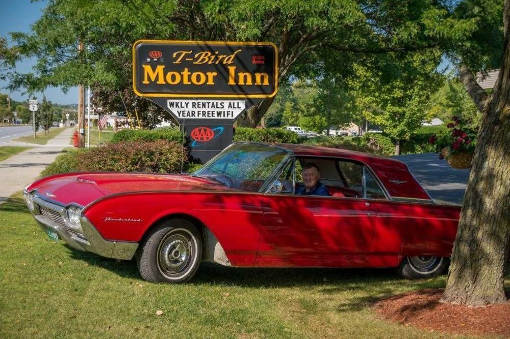 T-Bird Motor Inn Shelburne Eksteriør billede