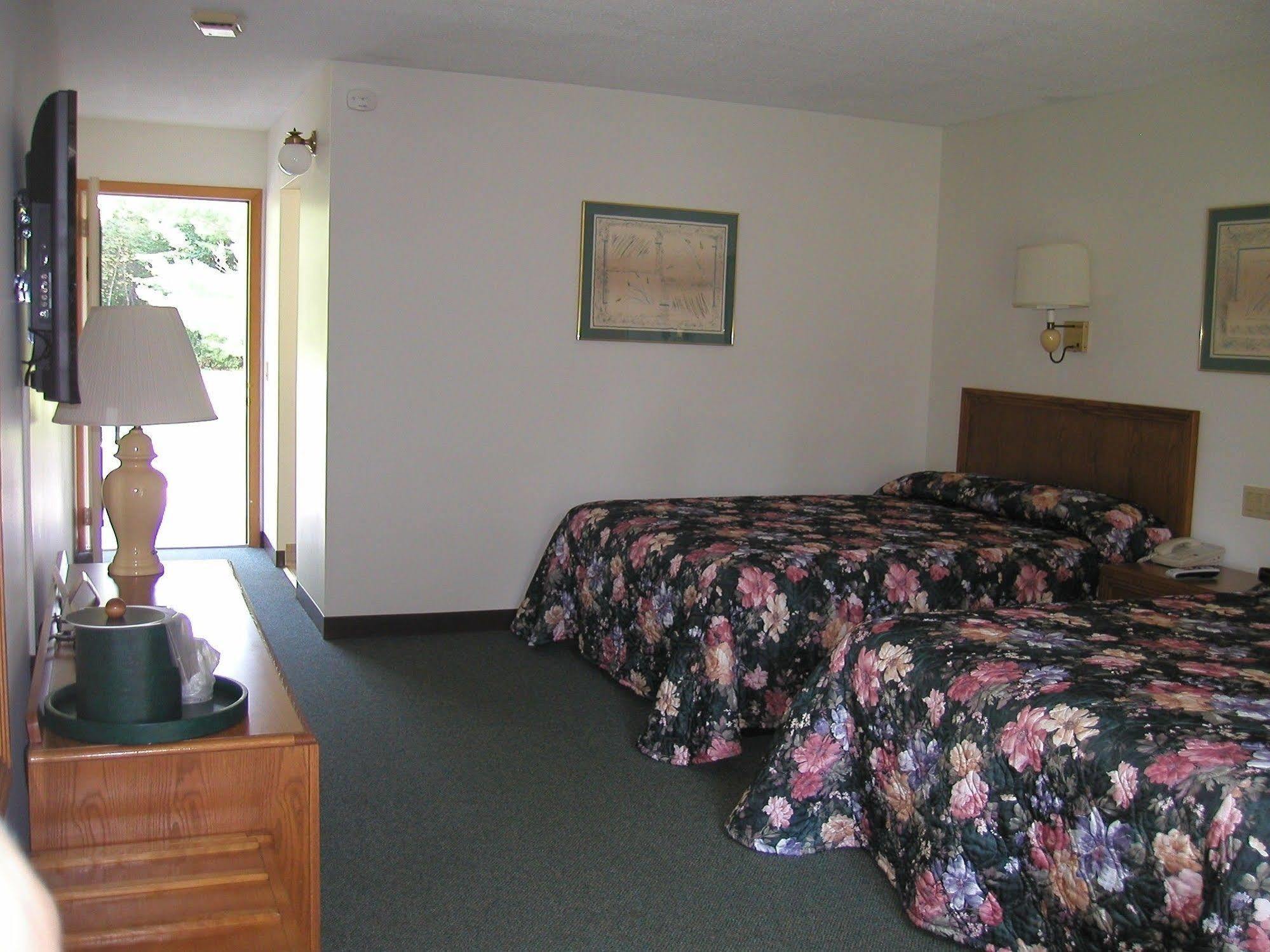 T-Bird Motor Inn Shelburne Eksteriør billede
